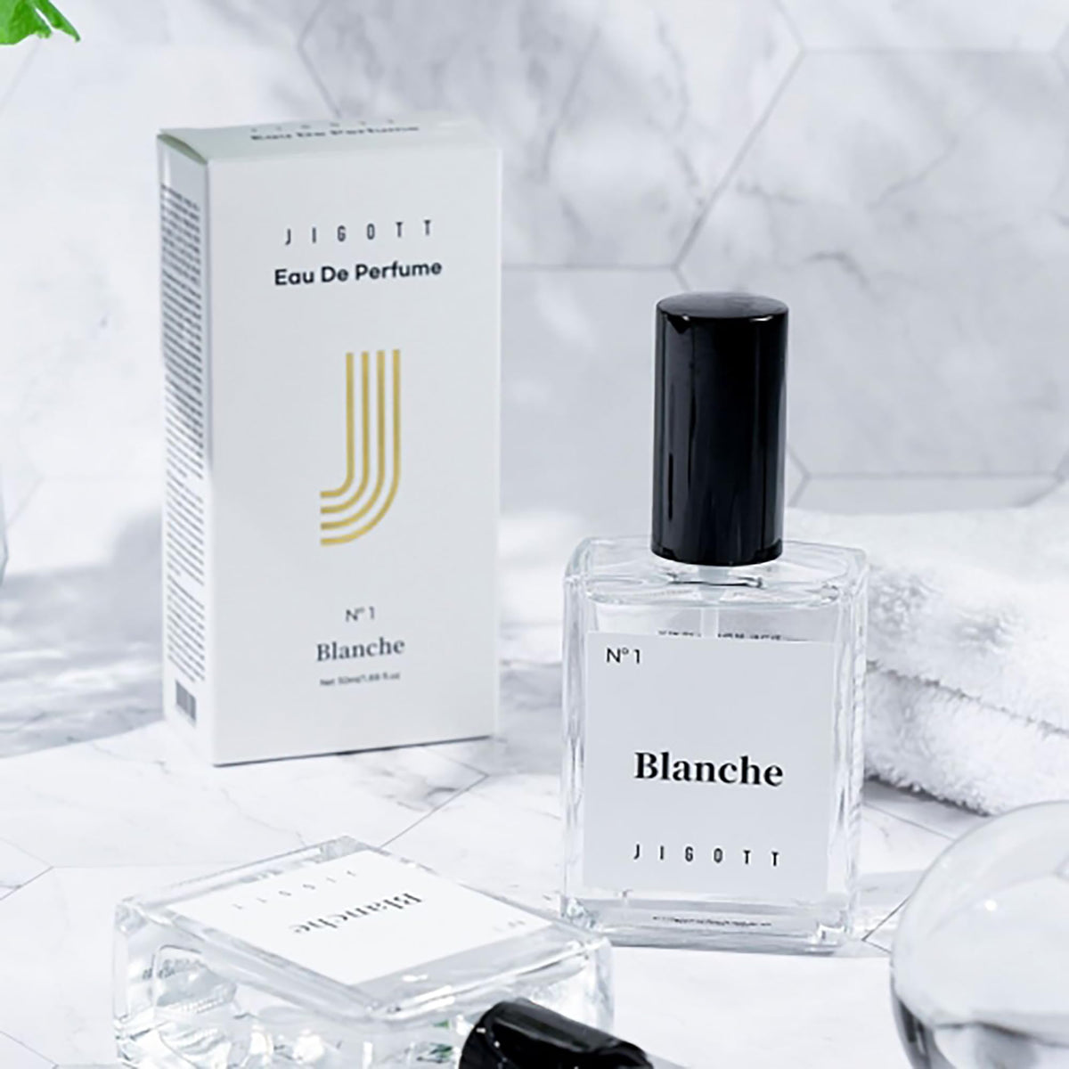 Eau De Perfume Spray 1.69 fl. Oz G382641